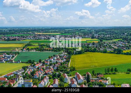 Vista aerea di Stadtbergen sul bordo orientale del Parco naturale delle foreste occidentali di Augusta Foto Stock