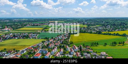 Vista aerea di Stadtbergen sul bordo orientale del Parco naturale delle foreste occidentali di Augusta Foto Stock