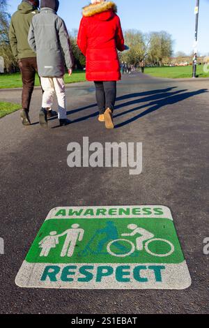 Il segno di consapevolezza e rispetto è Midsummer Common Cambridge Foto Stock