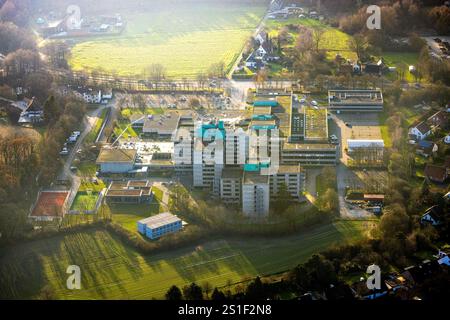 Vista aerea, Berufsförderungswerk Hamm, istituto educativo con cantiere nella nebbia, Rhynern District, Hamm, Ruhr area, North Rhine-Westp Foto Stock