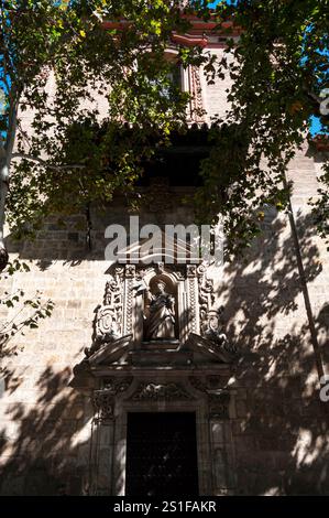 Real Parroquia de Santa María Madalena a Siviglia, facciata in estate, casco Antiguo, Andalusia, Spagna Foto Stock