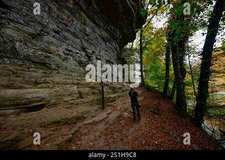 Wandern im Mullerthal Das romantische Mullerthal a Lussemburgo. Fotografiert AM 29.10..2024. Müllerthal Mullerthal Lussemburgo  JK10547 Foto Stock