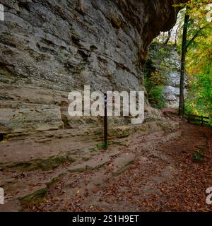 Wandern im Mullerthal Das romantische Mullerthal a Lussemburgo. Fotografiert AM 29.10..2024. Müllerthal Mullerthal Lussemburgo  JK10586 Foto Stock