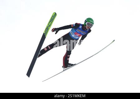 Innsbruck, Austria. 4 gennaio 2025. INNSBRUCK, AUSTRIA - 4 GENNAIO: Maximilian Ortner d'Austria durante l'Individual HS128 della FIS World Cup Ski Jumping Four Hills Tournament Men Innsbruck il 4 gennaio 2025 a Innsbruck, Austria.250104 SEPA 24 047 - 20250104 PD6438 credito: APA-PictureDesk/Alamy Live News Foto Stock