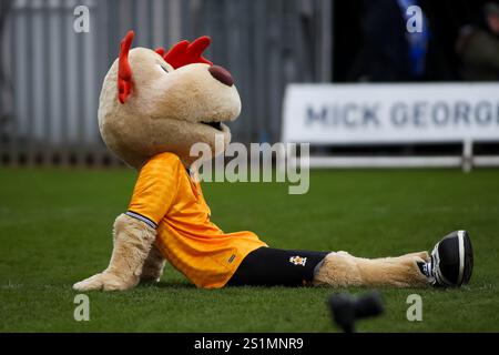 Marvin the Moose - Cambridge Mascot durante la partita EFL League One tra Cambridge United e Bristol Rovers al Cledara Abbey Stadium di Cambridge Foto Stock