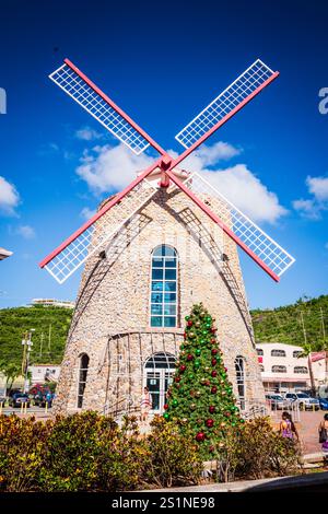 St. Thomas, USVI USA - 27 novembre 2017: Storico zuccherificio presso Crown Bay Dock nelle Isole Vergini americane. Foto Stock