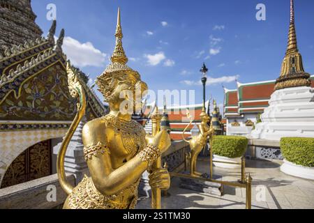 Wat Phra Kaeo, Tempio del Buddha di Smeraldo. Singha Panorn. Bangkok, Thailandia, Asia Foto Stock