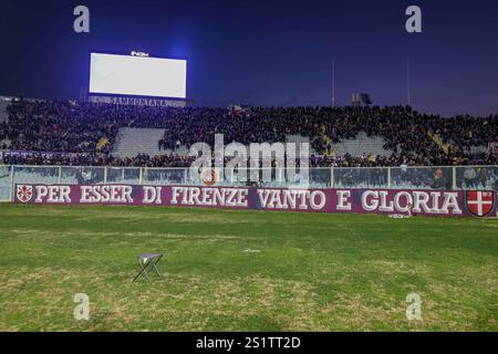 Firenze, Toscana, ITALIA. 4 gennaio 2025. Durante la partita di calcio del 04/01/2025, valida per il campionato italiano di serie A - 2024/25 a Firenze allo Stadio Artemio Franchi tra AC Fiorentina e SSC Napoli. Nella foto: Sostenitori fiorentina (Credit Image: © Fabio Sasso/ZUMA Press Wire) SOLO USO EDITORIALE! Non per USO commerciale! Foto Stock