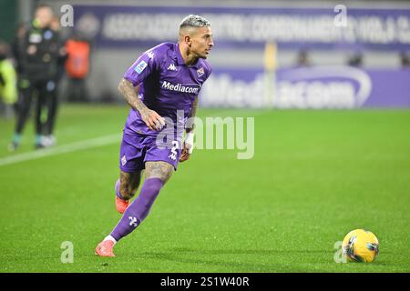 Firenze, Italia. 4 gennaio 2025. Stadio Artemio Franchi, Firenze, Italia - Dodo dell'AC Fiorentina durante la partita di calcio di serie A Enilive, Fiorentina vs Napoli, 4 gen 2025 (foto di Roberto Ramaccia/Sipa USA) crediti: SIPA USA/Alamy Live News Foto Stock