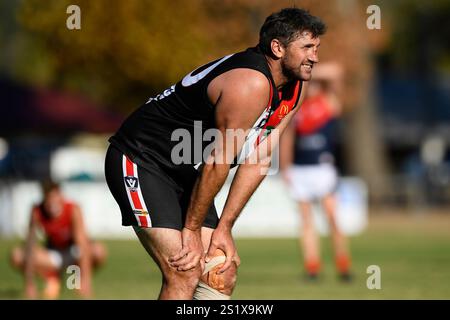 Jarrad Waite, un ex calciatore australiano professionista che ha giocato per il Carlton Football Club e ora allena il Benalla Saints Foto Stock