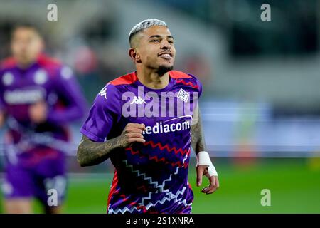 Firenze, Italia. 4 gennaio 2025. Dodo dell'ACF Fiorentina durante la partita di serie A Enilive tra ACF Fiorentina e SSC Napoli allo Stadio Artemio Franchi il 4 gennaio 2025 a Firenze. Crediti: Giuseppe Maffia/Alamy Live News Foto Stock