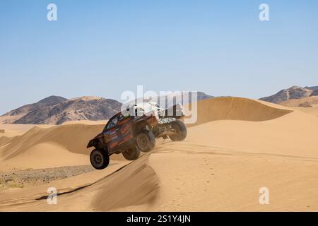 Bisha, Arabie Saoudite. 5 gennaio 2025. 248 MORAES Marcos (reggiseno), JUSTO Maykel (reggiseno), Toyota, Overdrive Racing, Ultimate, azione durante la fase 2 della Dakar 2025 dal 5 al 6 gennaio 2025 intorno a Bisha, Arabia Saudita - foto Frédéric le Floc'h/DPPI Credit: DPPI Media/Alamy Live News Foto Stock