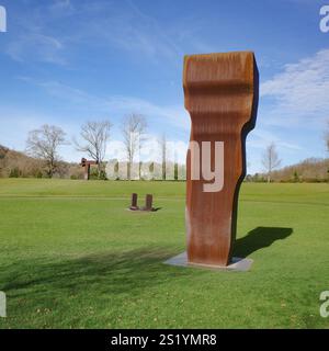 San Sebastian, Spagna - 4 gennaio 2025 - Museo e parco Chillida Leku, con sculture dell'artista basco Eduardo Chillida Foto Stock