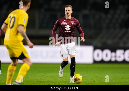 Torino, Italia. 5 gennaio 2025. TorinoÕs Ivan Ilic durante la partita di calcio di serie A tra Torino FC e Parma lo Stadio Olimpico grande Torino a Torino, nord-ovest Italia - 5 gennaio 2024. Sport - calcio ESCLUSIVO TORINO FC (foto di Fabio Ferrari/LaPresse) credito: LaPresse/Alamy Live News Foto Stock