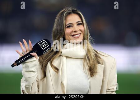 Roma, Italia. 5 gennaio 2025. Diletta Leotta giornalista della DAZN TV durante la partita di campionato italiano di serie A tra AS Roma e SS Lazio il 5 gennaio 2025 allo Stadio Olimpico di Roma. Crediti: Federico Proietti / Alamy Live News Foto Stock