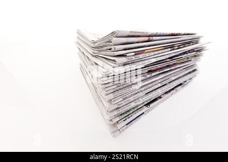 Vecchi giornali e riviste in un mucchio di Austria Foto Stock