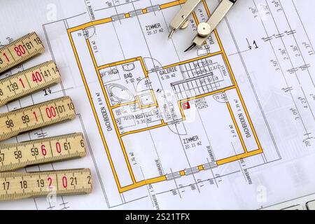 Costruire un piano per una casa. Con bussola e scala Austria Foto Stock