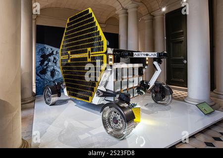 Lunar rover sviluppato da Venturi Astrolab per le prossime esplorazioni lunari in mostra al Museo Nazionale dell'automobile e del turismo nell'Château de Compiègne. Foto Stock
