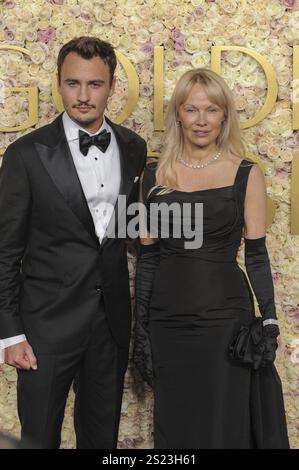 Circa il 5 gennaio 2025. Brandon Thomas Lee, Pamela Anderson agli arrivi per il 82° Golden Globe Awards - parte 7, Beverly Hilton Hotel, Beverly Hills, CA, 5 gennaio, 2025. crediti: Elizabeth Goodenough/Everett Collection/Alamy Live News Foto Stock