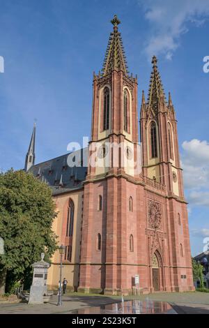 Rheingauer Dom, katholische Pfarrkirche Heilig Kreuz, Bischof-Blum-Platz, Geisenheim, Assia, Germania *** Cattedrale di Rheingau, Chiesa parrocchiale cattolica di Heilig Kreuz, Bischof Blum Platz, Geisenheim, Assia, Germania Foto Stock