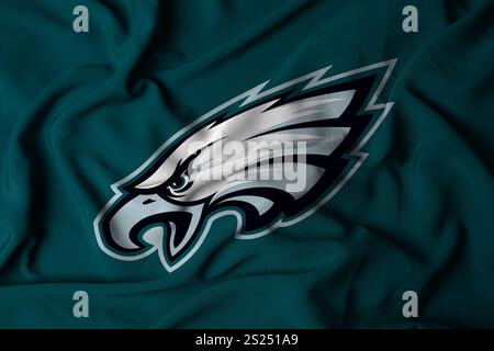 Pringsewu, Lampung; 5 gennaio 2025; texture di una bandiera ondulata con il logo della squadra di football americano della NFL Philadelphia Eagles, Stati Uniti. Foto Stock