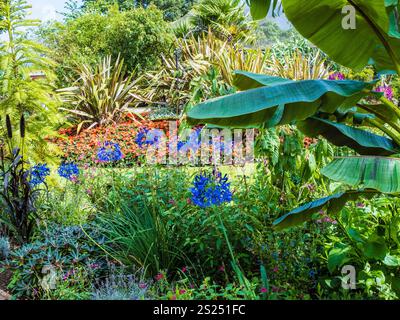 I giardini paesaggistici a Cotswold Wildlife Park vicino a Burford, Oxfordshire. Foto Stock