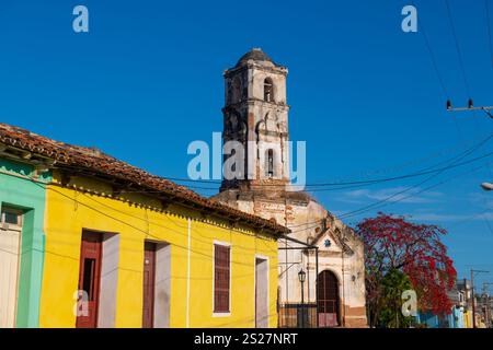 Chiesa Iglesia de Santa Ana in Plaza Santa Ana nel centro storico di Trinidad, Cuba. Lo storico Trinidad Centre è un sito patrimonio dell'umanità. Foto Stock