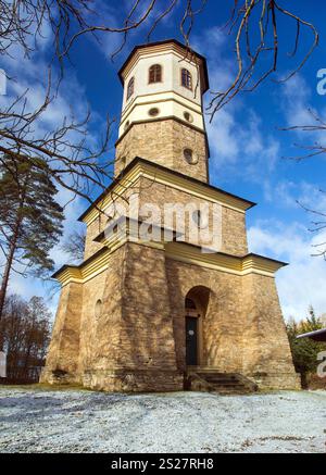 Torre di osservazione di Babilonia vicino alla città di Namest nad Oslavou, punto geodetico per la mappatura dai tempi dell'Impero austro-ungarico, Moravia meridionale, Repubblica Ceca Foto Stock