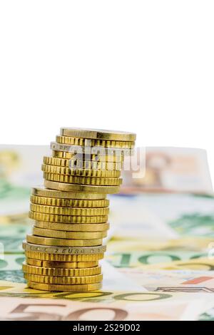 Una pila unica di monete, foto simbolica per pianificazione finanziaria, investimenti, investimenti Foto Stock
