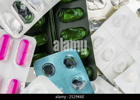 Compresse in blister pack, foto simbolica per salute, medicina e tablet dipendenza Austria Foto Stock