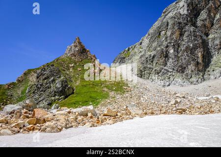 Ghiacciai alpini e il paesaggio innevato di Pralognan la Vanoise. alpi francesi. Foto Stock