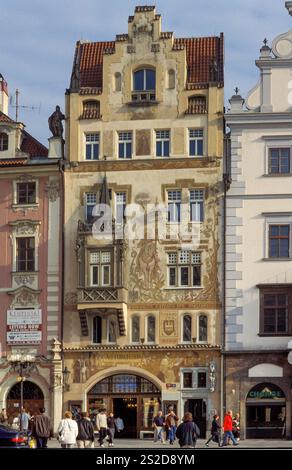 Repubblica Ceca, Praga, Wenzel Storch House nella Piazza della città Vecchia. Foto Stock