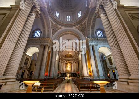 Brescia, Italia. Interno della Cattedrale di Santa Maria Assunta o Duomo nuovo Foto Stock
