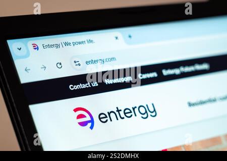New York, USA - 07 gennaio 2025: Homepage del sito Web di Entergy che mostra soluzioni e servizi energetici Foto Stock