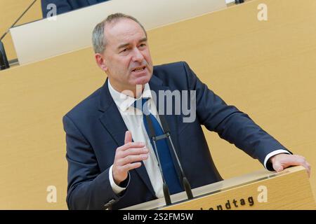 Hubert Aiwanger, Freie Wähler. 38. Plenarsitzung des Bayerischen Landtags. Wirtschaftsminister und stellvertretender Bayerischer Ministerpräsident Hubert Aiwanger, FW , bei Seiner Rede. München Bayern Deutschland Copyright: XRolfxPossx Foto Stock