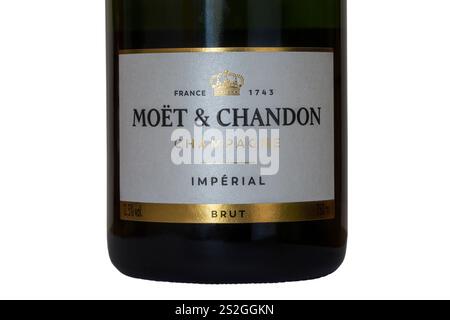 Etichetta su bottiglia di champagne imperiale Moet & Chandon su sfondo bianco - prodotto francese - Moet et Chandon, Moet and Chandon Foto Stock