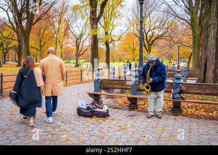 Central Park, sassofonista Manhattan, New York City New York, Stati Uniti Foto Stock