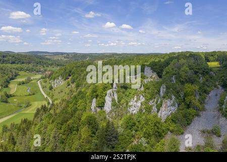 Le rovine del castello di Gundelfingen e Hohengundelfingen, valle del Lauter o Grosses Lautertal, affluente sinistro del Danubio, Svevia Alb, Baden-Wuerttemb Foto Stock