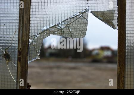 Vetro danneggiato, crisi e recessione economica del settore, vandalismo Austria Foto Stock