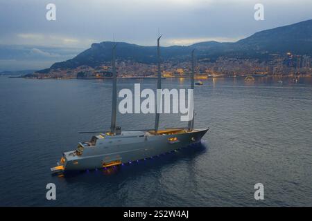 Vista aerea dello yacht A A vela lungo 143 metri, il più grande yacht A vela al mondo, costruito dal cantiere tedesco Nobiskrug per l'oligarca russo Andrei Foto Stock