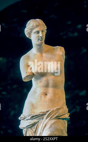 Parigi, Francia, - Louver chef d'oeuvre, scultura greca al Museo del Louvre, Venere di Milo, II secolo Foto Stock