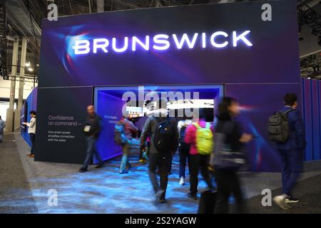 Las Vegas, Stati Uniti. 7 gennaio 2025. Una vista dello stand DI BRUNSWICK durante il CES internazionale 2025, al Las Vegas Convention Center di Las Vegas, Nevada, martedì 7 gennaio 2025. Foto di James Atoa/UPI credito: UPI/Alamy Live News Foto Stock