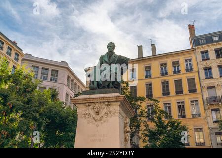 Lione, Francia. 13 giugno 2024. Statua di Andre-Marie Ampere, fisico francese, inaugurata nel 1888 dallo scultore francese Charles Textor Foto Stock