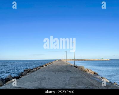 Italia, Trani, molo portuale locale Foto Stock