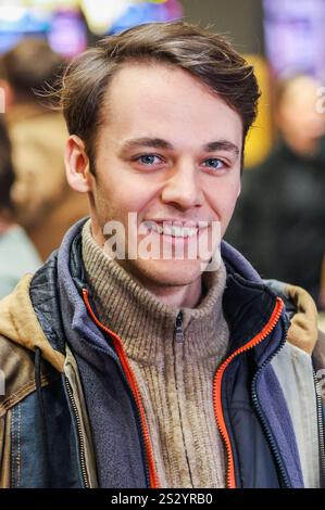 Fabian Hanis bei der Premiere des Kinofilms Fünf Finger sind ne Faust im CineMotion. Berlino, 07.01.2025 *** Fabian Hanis alla prima del film Fünf Finger sind ne Faust al CineMotion Berlin, 07 01 2025 foto:XM.xPatzigx/xFuturexImagex finger 5104 Foto Stock