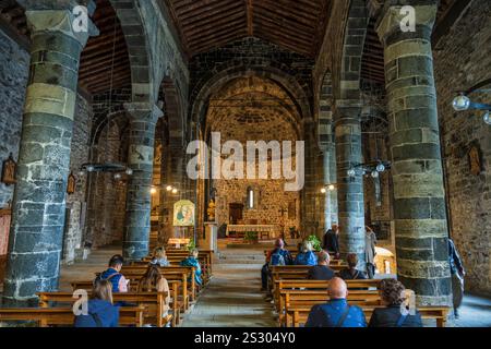 Interno della Chiesa di Santa Margherita d'Antiochia nel villaggio costiero di Vernazza nel Parco Nazionale delle cinque Terre nella regione Liguria del nord-ovest Italia Foto Stock
