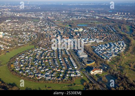 Luftbild, Angerbogen, Wohngebiet alter Angerbach, Neubaugebiet, Huckingen, Duisburg, Ruhrgebiet, Nordrhein-Westfalen, Deutschland ACHTUNGxMINDESTHONORARx60xEURO *** Vista aerea, Angerbogen, zona residenziale Alter Angerbach, nuova zona di sviluppo, Huckingen, Duisburg, zona della Ruhr, Renania settentrionale-Vestfalia, Germania ACHTUNGxMINDESTHONORARx60xEURO Foto Stock