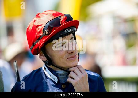 Qatar Goodwood Festival 2024 giorno uno - Jockey Callum Shepherd Foto Stock