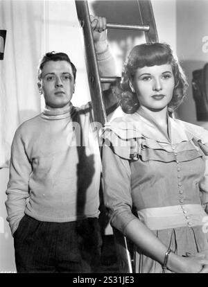 RICHARD ATTENBOROUGH &amp; SHEILA SIM off-set per "The Guinea Pig" Picture dei Boulting Brothers dal Ronald Grant Archive THE GUINEA PIG [BR 1948] RICHARD ATTENBOROUGH, SHEILA SIM RICHARD ATTENBOROUGH & SHEILA SIM off-set per "The Guinea Pig" Picture dei Boulting Brothers dal Ronald Grant Archive data: 1948 Foto Stock