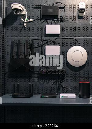 Sistema di alimentazione di riserva per Internet, router e videosorveglianza Foto Stock